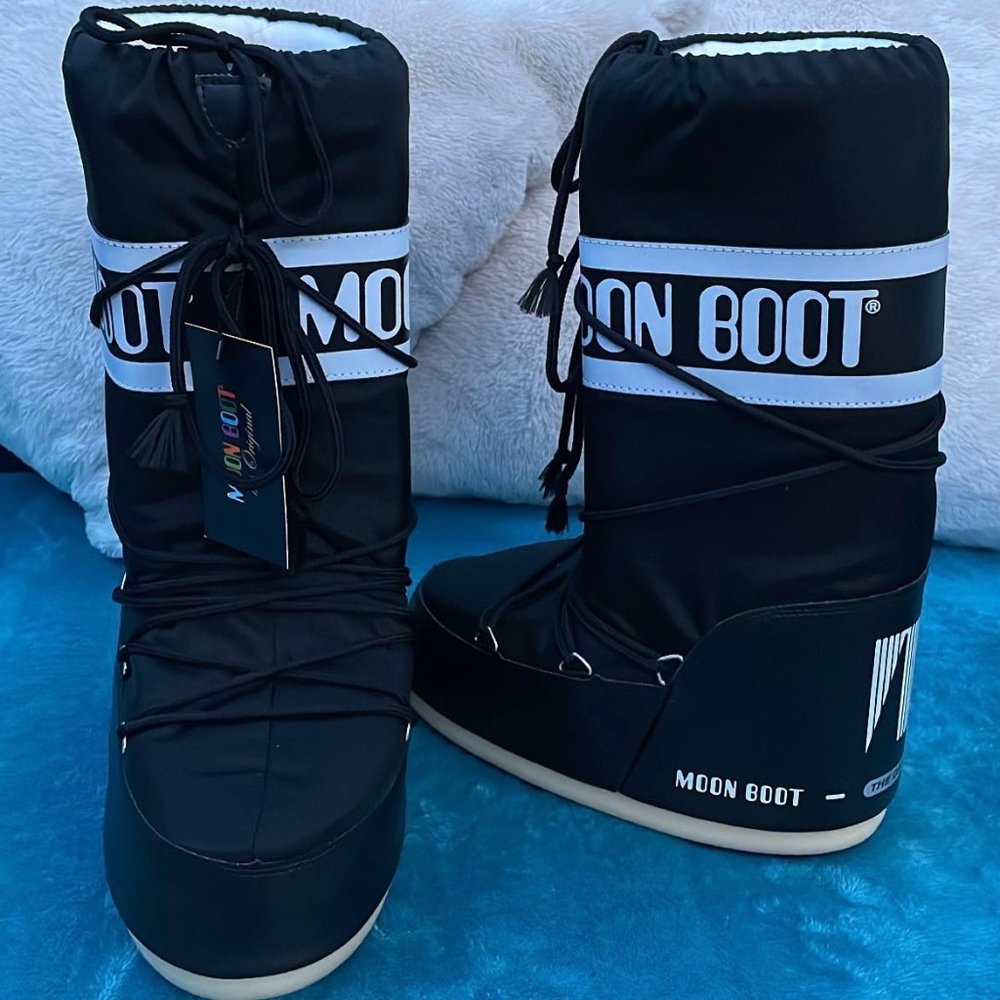 ICON BLACK NYLON BOOTS from the Fall/Winter 22 Collection!